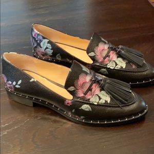 Vince Camuto tassel flats